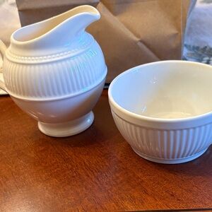 Wedgwood Windsor cream Ribbed Creamer and Sugar Bowl Set in excellent condtion